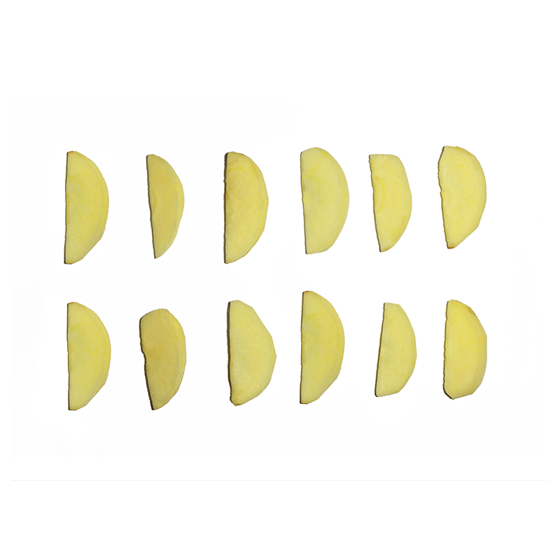 Peeled apple segments